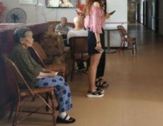 暑假去养老院看望老人的思考：探访养老院!老人
